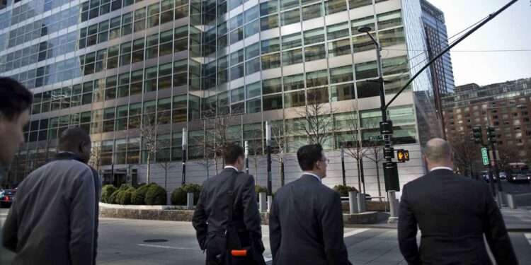 Goldman Sachs will cut hundreds of jobs this month - Technuto